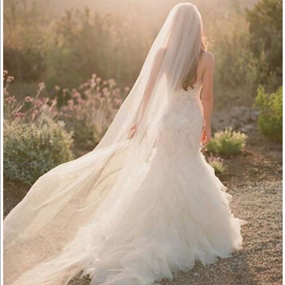 Ivory One-tier Cut Edge Wedding Veil Chapel Veils